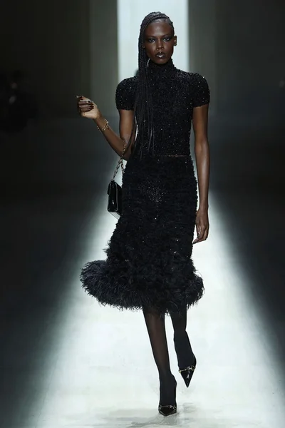 Look 48